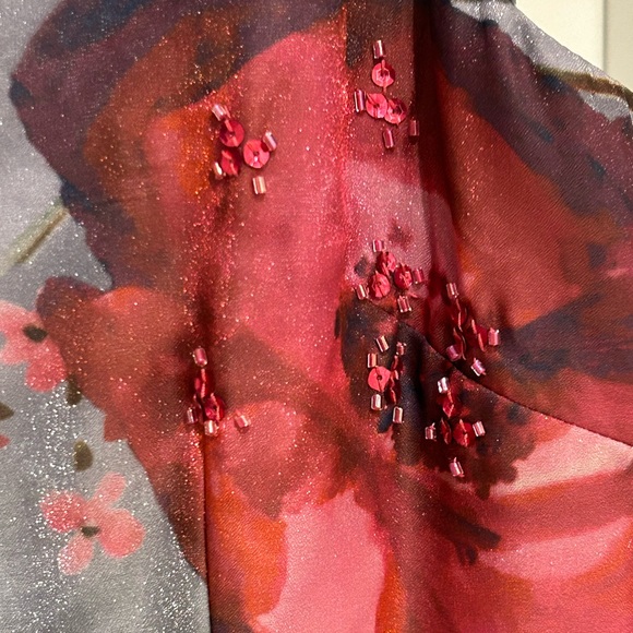 Adrianna Papell Sleeveless Gown. NWT Beautiful Floral w/crystal accents Size 16 - Picture 3 of 10